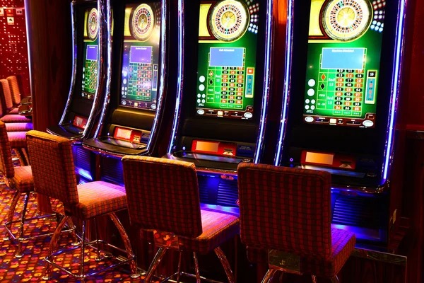 battwo app interface showing live blackjack table selection and betting screen